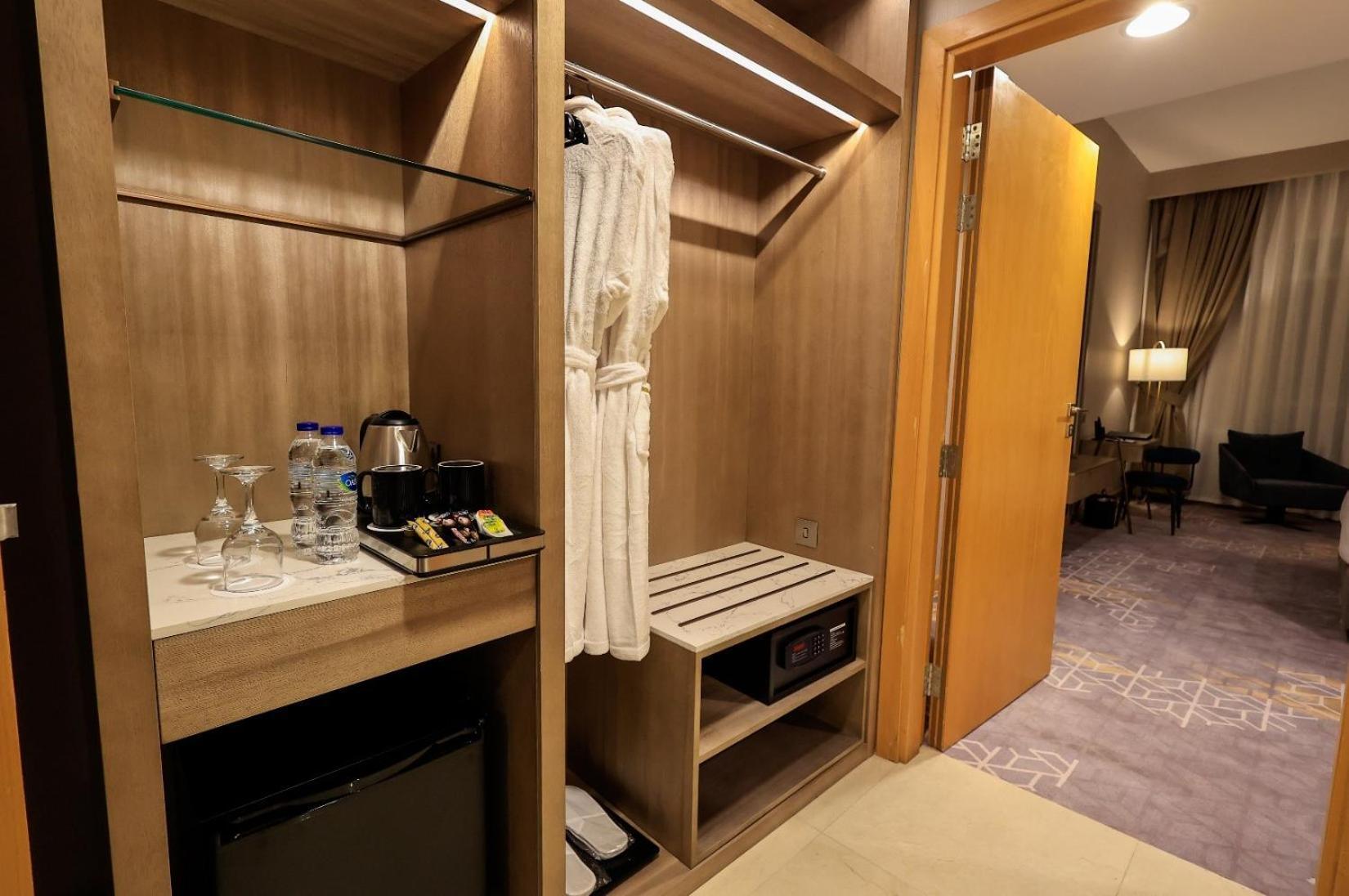 Best Western Premier M Four Hotel ドバイ エクステリア 写真